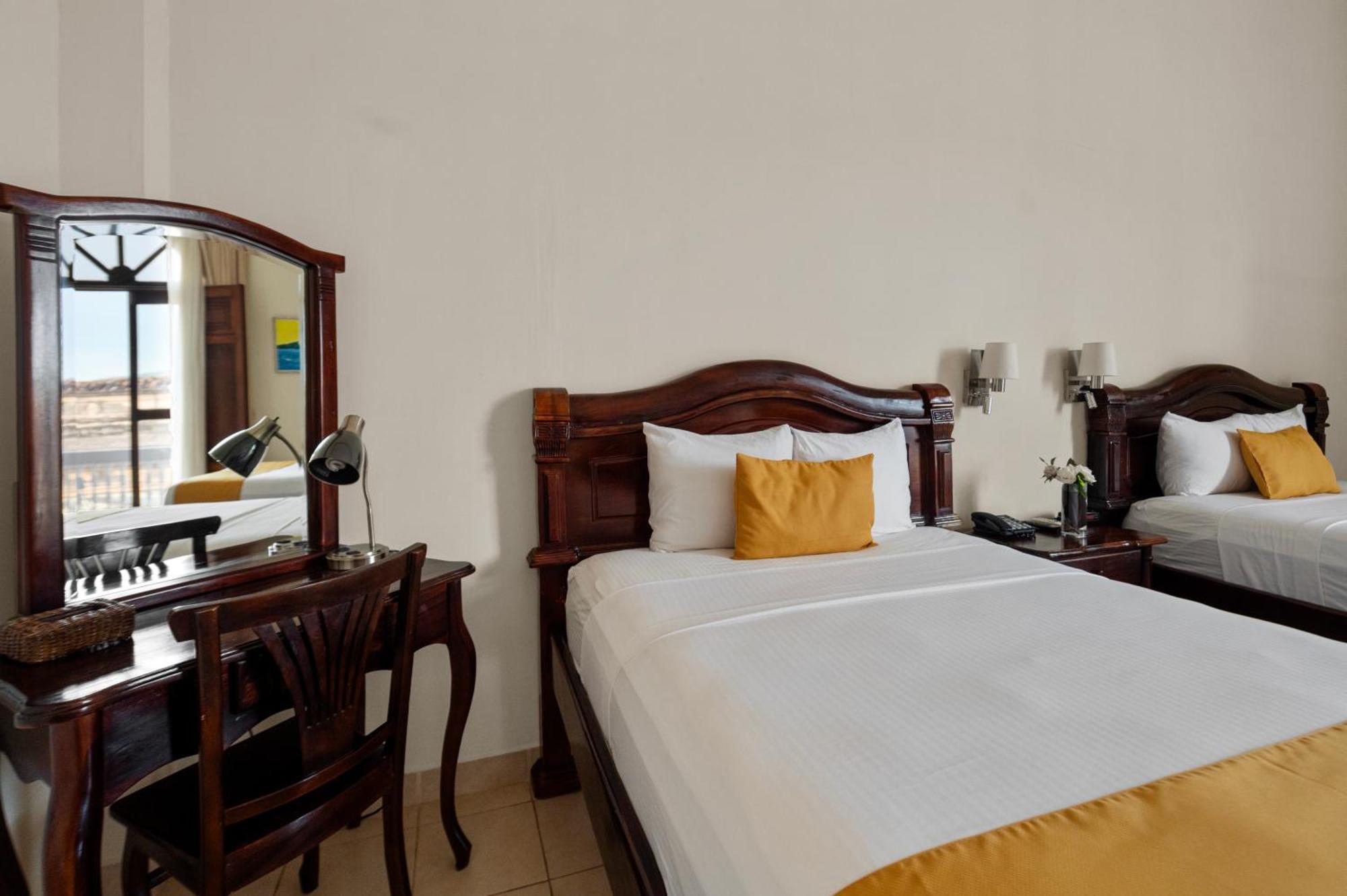 Hotel Real La Merced Granada Bagian luar foto